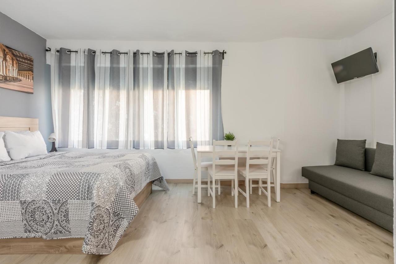 Apartment 213 Hispalis Triana Sevilla Buitenkant foto